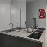דירה Mirror Gold & Grey