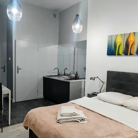 Apartamento Mirror Gold & Grey *